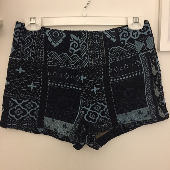 Ecote Velvet Burnout Shorts - Picture 2 of 4